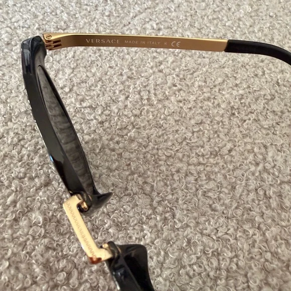 🖤 Versace Black & Gold Cat Eye Sunglasses – Model 4366 - Picture 3 of 8